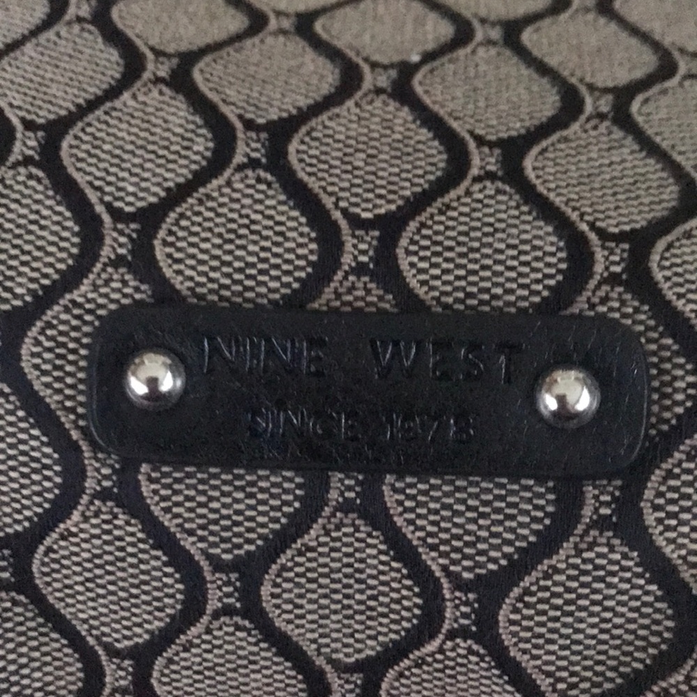Nine West Crossbody Purse - Picture 6 of 7